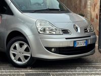 Usata Renault Modus Dynamique 106 CV (77 kW) 2008 Grigio Monovolume