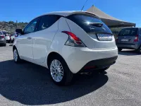 Gebraucht Lancia Ypsilon Gold 69 PS (50 kW) 2013 Weiß Kleinwagen