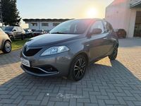 Usata Lancia Ypsilon Gold 69 CV (50 kW) 2017 Grigio Utilitaria