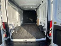 Usata Ford Transit Trend 85 kW (116 CV) 2023 Bianco pastello Furgone