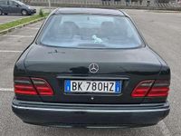 Usata Mercedes E220 Avantgarde 143 CV (105 kW) 2000 Berlina