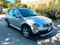 Usata Dacia Sandero 84 CV (61 kW) 2012 Berlina