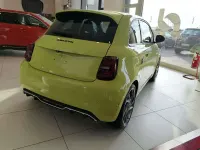 Usata Abarth 500e Turismo 47 kW (64 CV) 2023 Acid green Utilitaria
