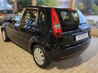Usata Ford Fiesta 68 CV (50 kW) 2004 Nero Utilitaria