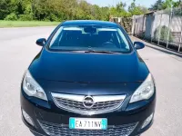 Usata Opel Astra 110 CV (80 kW) 2010 Nero Berlina