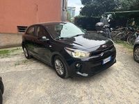 Usata Kia Rio 84 CV (61 kW) 2019 Nero Berlina