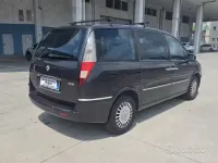 Usata Lancia Phedra 128 CV (94 kW) 2003 Grigio Monovolume