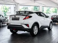 Usata Toyota C-HR Active 98 CV (72 kW) 2023 Solid white SUV