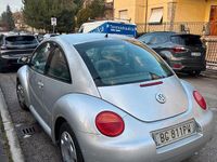 Usata VW New Beetle 90 CV (66 kW) 2000 Grigio Utilitaria