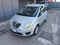 Usata Lancia Musa 77 CV (56 kW) 2008 Grigio Monovolume