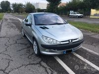Usata Peugeot 206 CC 108 CV (79 kW) 2001 Grigio Cabrio