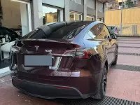 Usata Tesla Model Y 189 kW (258 CV) 2023 Rosso SUV