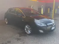 Usata Opel Astra Cosmo 125 CV (91 kW) 2010 Nero Berlina