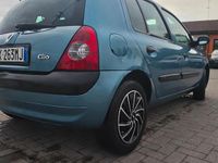 Usata Renault Clio II 75 CV (55 kW) 2003 Verde Berlina