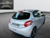 Usata Peugeot 208 91 CV (66 kW) 2015 Argento Utilitaria
