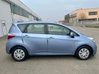 Gebraucht Toyota Verso-S 90 PS (66 kW) 2012 Blau Van / Kleinbus