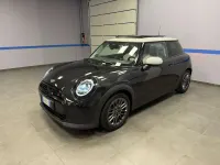 Usata Mini Cooper Classic 204 CV (150 kW) 2024 Midnight black ii Utilitaria
