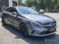 Usata Mercedes A180 122 CV (89 kW) 2017 Grigio Utilitaria