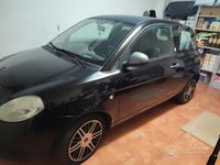 Begagnad Lancia Ypsilon 77 HK (56 kW) 2010 Svart Halvkombi