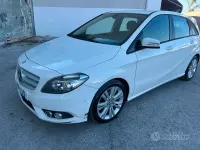 Usata Mercedes B180 109 CV (80 kW) 2012 Bianco Utilitaria