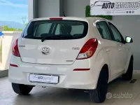 Usata Hyundai i20 75 CV (55 kW) 2014 Bianco Utilitaria