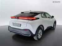 Usata Toyota C-HR Active 140 CV (102 kW) 2024 Bianco SUV