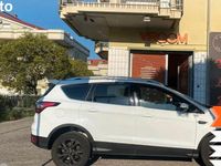 Usata Ford Kuga 120 CV (88 kW) 2017 Bianco SUV