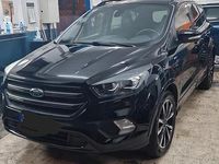 Usata Ford Kuga 120 CV (88 kW) 2017 Nero SUV