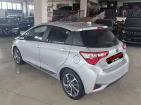 Usata Toyota Yaris Hybrid Business Edition 101 CV (74 kW) 2019 Argento Berlina