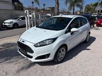 Usata Ford Fiesta Titanium 71 CV (52 kW) 2012 Bianco Utilitaria