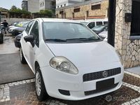 Usata Fiat Grande Punto Dynamic 69 CV (50 kW) 2009 Bianco Utilitaria