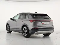 Usado Audi Q4 e-tron Advanced 150 kW (204 CV) 2022 Gris SUV