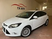 Usata Ford Focus Titanium 116 CV (85 kW) 2011 Bianco Berlina