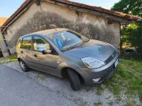 Usata Ford Fiesta 68 CV (50 kW) 2002 Grigio Utilitaria