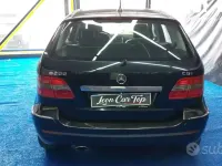 Usata Mercedes B180 140 CV (102 kW) 2008 Nero Monovolume