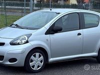 Usata Toyota Aygo Connect Style 68 CV (50 kW) 2012 Grigio Utilitaria
