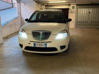 Usata Lancia Ypsilon 70 CV (51 kW) 2003 Bianco Utilitaria
