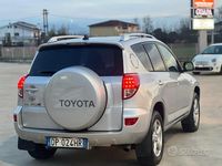 Usata Toyota RAV4 136 CV (100 kW) 2008 Grigio Station wagon