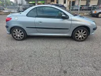 Usata Peugeot 206 CC 109 CV (80 kW) 2001 Grigio Cabrio
