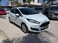 Usata Ford Fiesta Titanium 71 CV (52 kW) 2012 Bianco Utilitaria