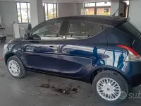 Usata Lancia Ypsilon Gold 80 CV (58 kW) 2017 Blu Utilitaria