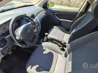 Usata Ford Focus 100 CV (73 kW) 2004 Grigio Berlina