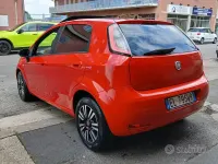 Usata Fiat Punto S 84 CV (61 kW) 2012 Rosso Utilitaria