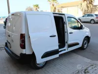 Usata Opel Combo 102 CV (75 kW) 2021 Bianco Monovolume