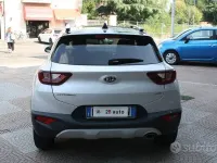 Usata Kia Stonic Style 120 CV (88 kW) 2019 Grigio SUV