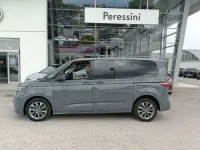 Usata VW Multivan Life 150 CV (110 kW) 2023 Grigio puro Monovolume