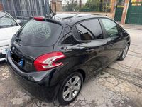 Usata Peugeot 208 68 CV (50 kW) 2016 Nero Utilitaria
