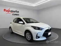 Usata Toyota Yaris Active 116 CV (85 kW) 2023 Super white Utilitaria
