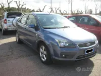 Usata Ford Focus Zetec 90 CV (66 kW) 2006 Bluazzurro Station wagon