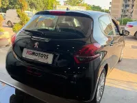 Usata Peugeot 208 Active 82 CV (60 kW) 2019 Nero Utilitaria
